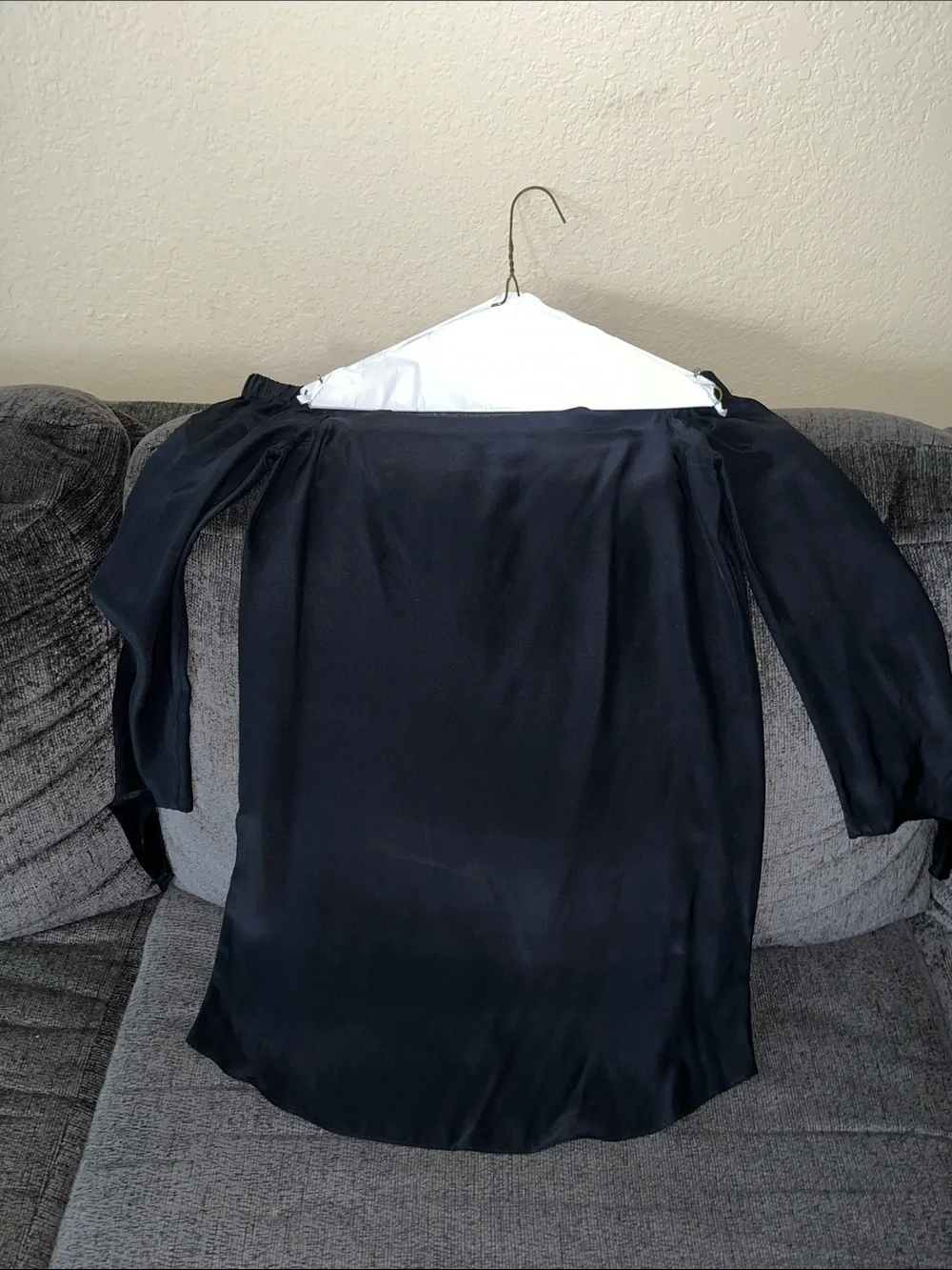 Elegant Black Midi Skirt — Sleek Minimal Design